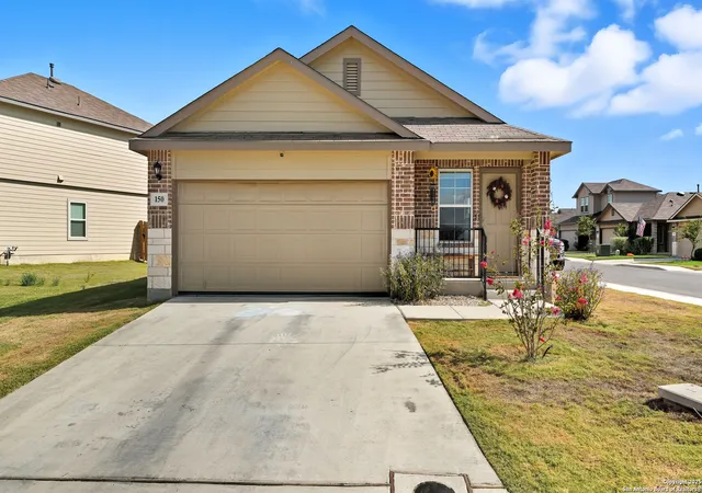 Photo 3 of Single family home for sale at 150 Legendary Trail, Floresville, TX 78114 | MLS# 1916249 | Listing updated on 2025-11-23