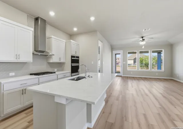 Photo 4 of Single family home for sale at 425 Foxtail Valley, Cibolo, TX 78108 | MLS# 1916253 | Listing updated on 2026-09-25