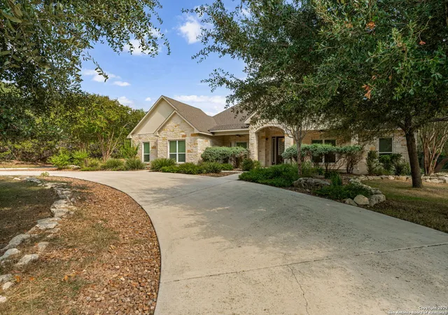 Photo 3 of Single family home for sale at 26018 Hazy Hollow, San Antonio, TX 78255 | MLS# 1916267 | Listing updated on 2026-01-28