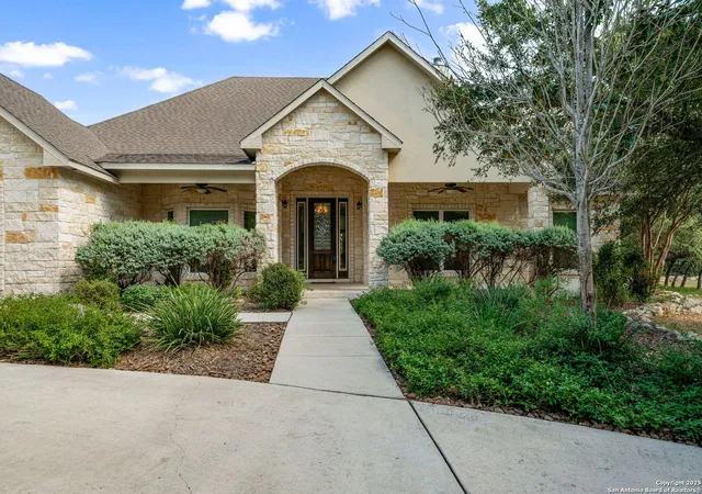 Photo 3 of Single family home for sale at 26018 Hazy Hollow, San Antonio, TX 78255 | MLS# 1916267 | Listing updated on 2026-01-28
