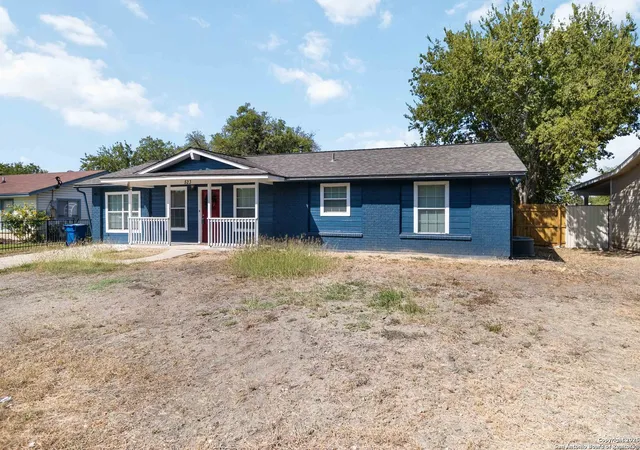 Photo 1 of Single family home for sale at 523 Scates, San Antonio, TX 78227 | MLS# 1916286 | Listing updated on 2025-10-28