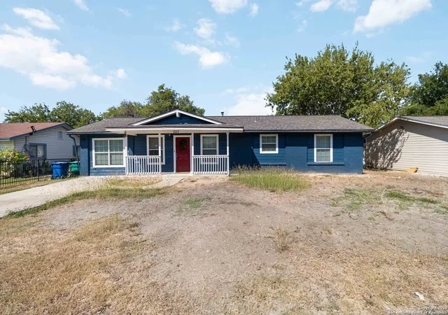 Photo 2 of Single family home for sale at 523 Scates, San Antonio, TX 78227 | MLS# 1916286 | Listing updated on 2025-10-28