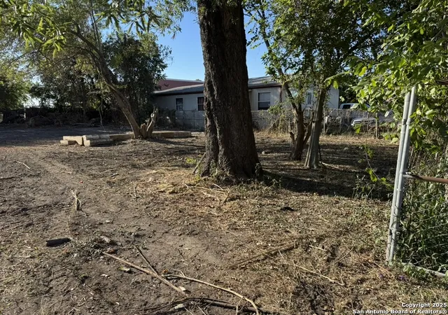 1st image of 1402 W Victorson St, Houston, TX 77015 | MLS# 1916315