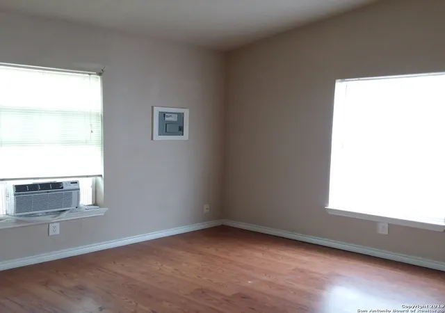 Photo 2 of Single family home for sale at 250 Yuma, San Antonio, TX 78211 | MLS# 1916330 | Listing updated on 2025-10-28