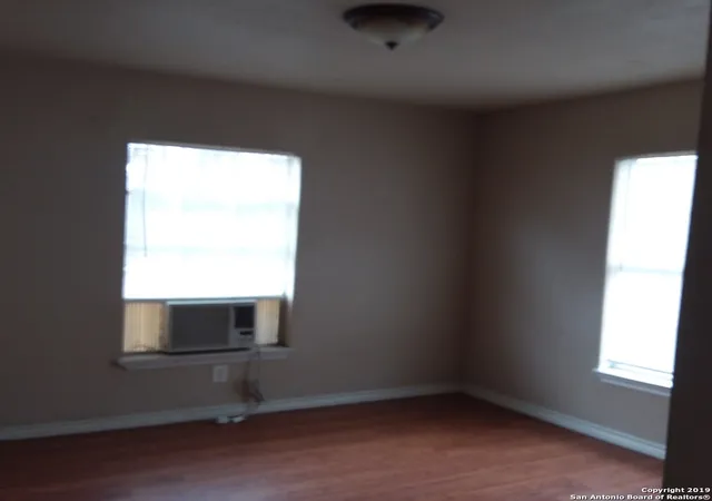 Photo 4 of Single family home for sale at 250 Yuma, San Antonio, TX 78211 | MLS# 1916330 | Listing updated on 2025-10-28