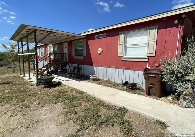 Homes for sale in Hondo, TX | 538 County Road 4510, Hondo, TX 78861 | MLS# 1916408
