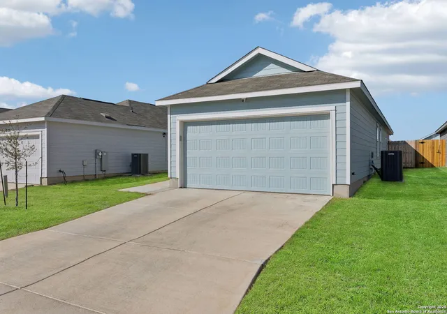 Photo 2 of Single family home for sale at 3819 Terrell Trace, San Antonio, TX 78211 | MLS# 1916436 | Listing updated on 2025-10-28