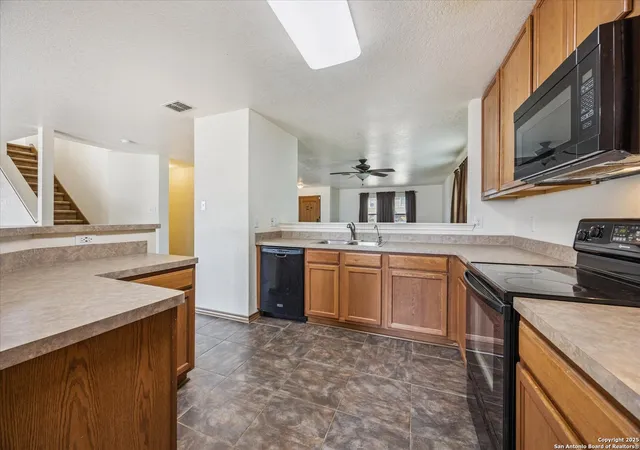 Photo 3 of Single family home for sale at 668 Nw Crossing, New Braunfels, TX 78130 | MLS# 1916477 | Listing updated on 2025-10-28