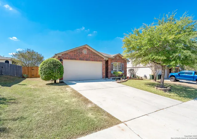 Photo 3 of Single family home for sale at 720 Fountain Gate, Cibolo, TX 78108 | MLS# 1916481 | Listing updated on 2026-02-03