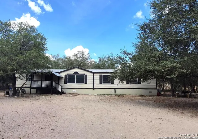 Photo 1 of Manufactured home for sale at 517 Grapeland Dr, San Antonio, TX 78264 | MLS# 1916522 | Listing updated on 2025-11-23