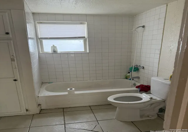 Photo 3 of Single family home for sale at 108 Maria Aly, San Antonio, TX 78207 | MLS# 1916544 | Listing updated on 2025-10-29