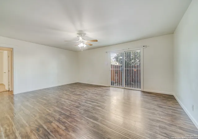 Listing Photo 4 - Condo for sale in building located at 8058 Broadway, San Antonio, TX 78209 - Unit #138N