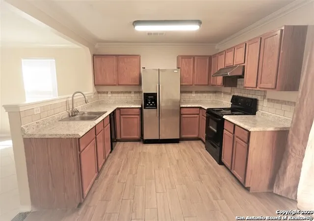 Photo 4 of Single family home for sale at 6206 Cypress Circle, San Antonio, TX 78240 | MLS# 1916555 | Listing updated on 2025-10-29