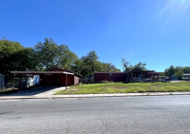 Photo 3 of Sale Pending at 5403 Copperhead Ln, San Antonio, TX 78222 | MLS# 1916565 | Listing updated on 2025-10-27