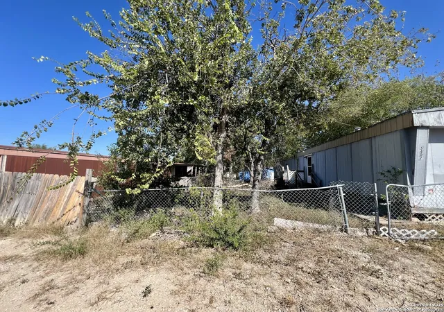 Photo 3 of Sale Pending at 5407 Copperhead Ln, San Antonio, TX 78222 | MLS# 1916569 | Listing updated on 2025-10-31