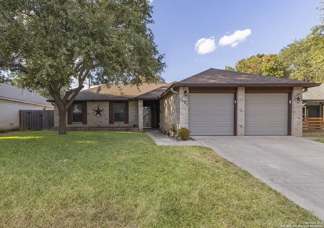 Photo 2 of Sale Pending at 1121 Mossy, Schertz, TX 78154 | MLS# 1916641 | Listing updated on 2026-01-28