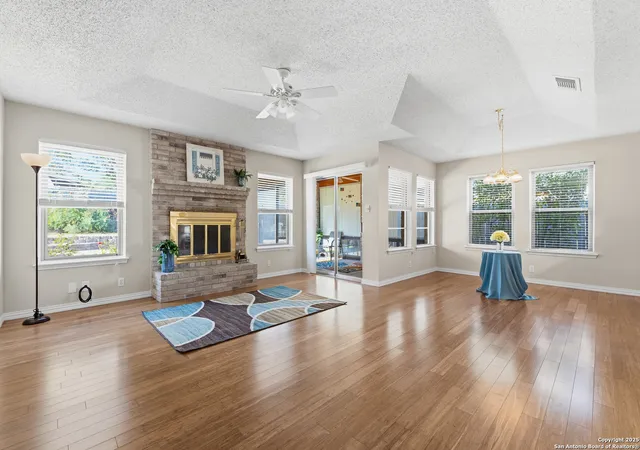 Photo 4 of Sale Pending at 1121 Mossy, Schertz, TX 78154 | MLS# 1916641 | Listing updated on 2026-01-28