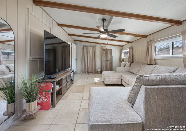 Photo 3 of Sale Pending at 202 E Formosa Blvd, San Antonio, TX 78221 | MLS# 1916644 | Listing updated on 2025-11-10