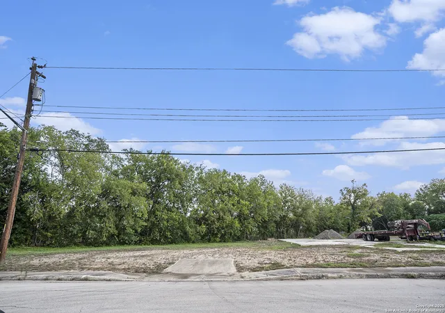 Photo 3 of Land for sale at 302 41St, San Antonio, TX 78237 | MLS# 1916648 | Listing updated on 2026-05-21