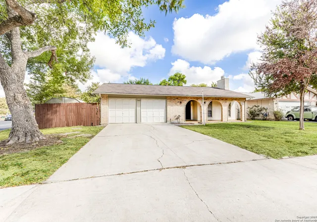 Photo 2 of Sale Pending at 7003 Glen Walk, San Antonio, TX 78239 | MLS# 1916656 | Listing updated on 2025-12-08