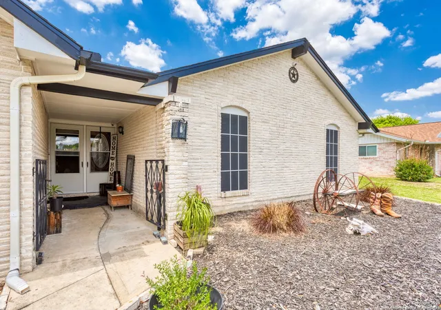 Photo 3 of Sale Pending at 109 Thomas Edison, Schertz, TX 78154 | MLS# 1916659 | Listing updated on 2025-11-25