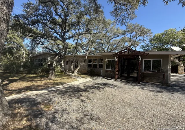 Photo 3 of Single family home for sale at 405 Fox Hall, San Antonio, TX 78213 | MLS# 1916679 | Listing updated on 2025-11-01