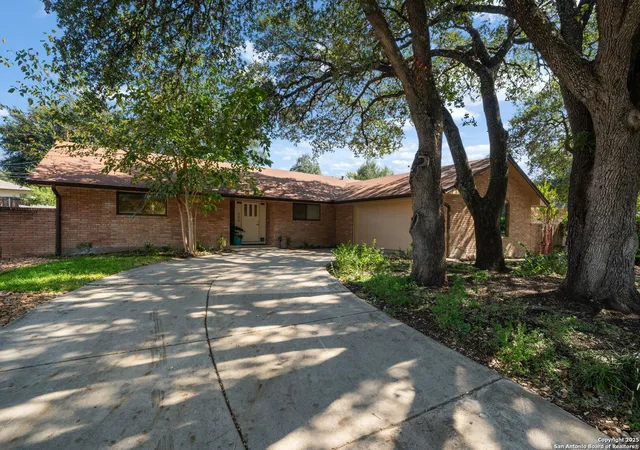 Photo 1 of Sale Pending at 300 Towne Vue, San Antonio, TX 78213 | MLS# 1916710 | Listing updated on 2026-02-17