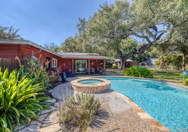 Photo 2 of Single family home for sale at 1204 27th, Hondo, TX 78861 | MLS# 1916742 | Listing updated on 2025-11-16