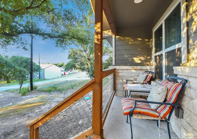 Photo 1 of Single family home for sale at 1532 Hillcrest, Canyon Lake, TX 78133 | MLS# 1916791 | Listing updated on 2025-11-07
