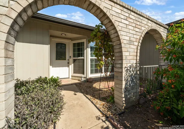 Photo 3 of Sale Pending at 15038 Old Crk Dr, San Antonio, TX 78217 | MLS# 1916809 | Listing updated on 2026-01-28