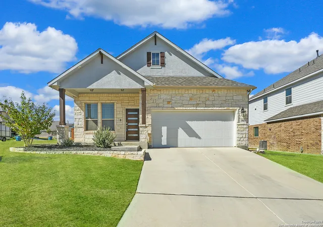 Photo 3 of Sale Pending at 3903 Gervasi, San Antonio, TX 78261 | MLS# 1916878 | Listing updated on 2026-02-10