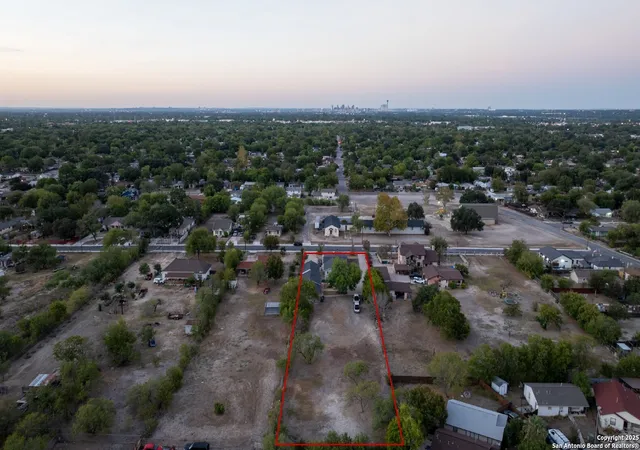 Photo 3 of Sale Pending at 378 E Petaluma Blvd, San Antonio, TX 78221 | MLS# 1916879 | Listing updated on 2026-03-08