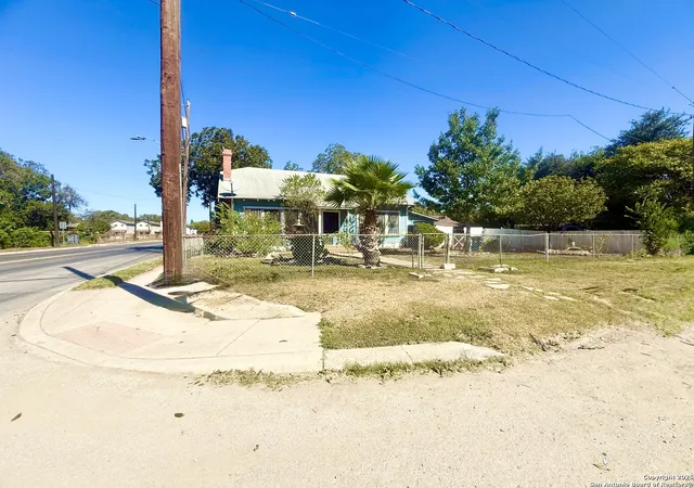 Photo 2 of Single family home for sale at 1301 Denver, San Antonio, TX 78210 | MLS# 1916894 | Listing updated on 2025-10-31