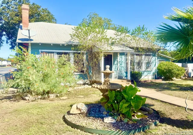 Photo 3 of Single family home for sale at 1301 Denver, San Antonio, TX 78210 | MLS# 1916894 | Listing updated on 2025-10-31