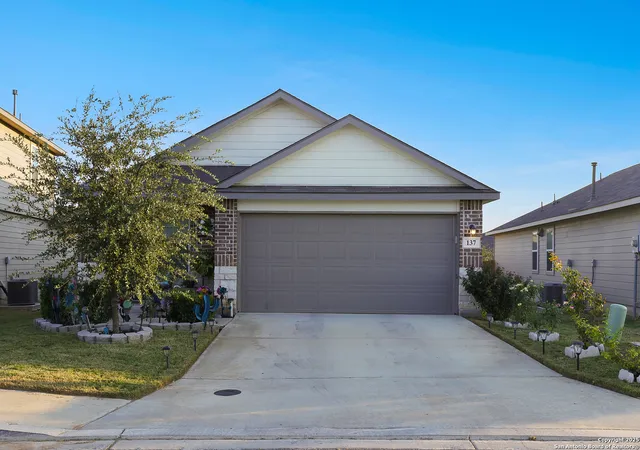 27th image of 137 Hogans Alley, Floresville, TX 78114 | MLS# 1916918