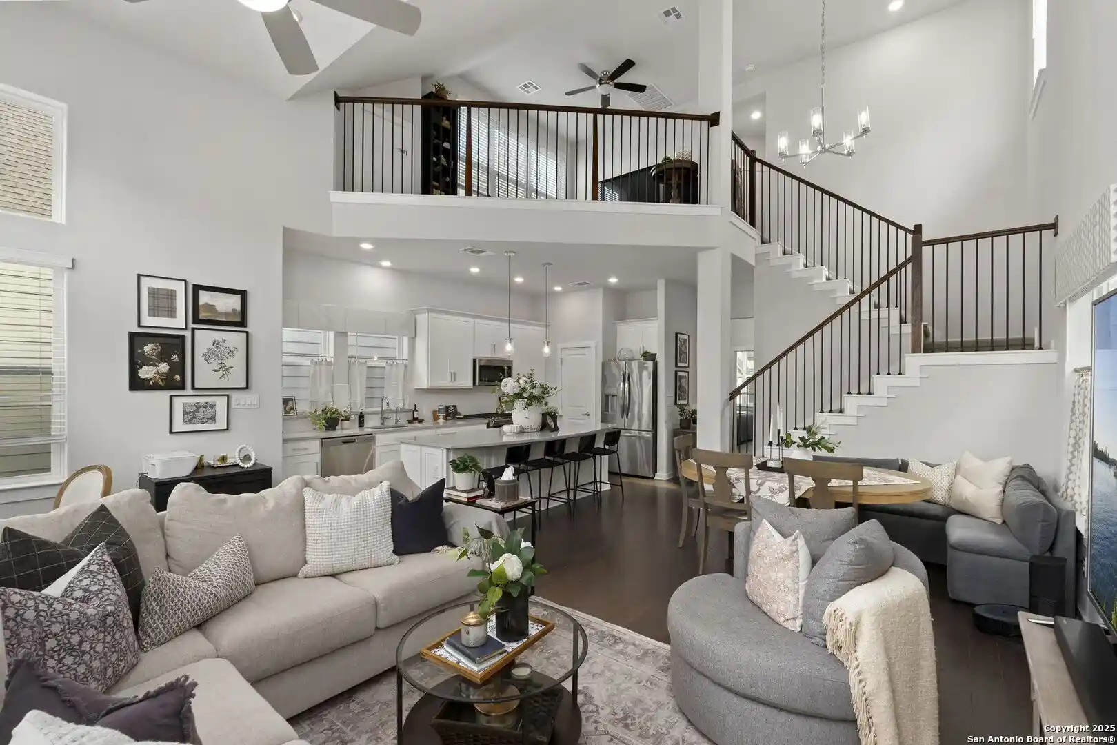 Listing Photo 2 - Condo for sale in 5843 Whitby located at 5843 Whitby, San Antonio, TX 78240 - Unit #UNIT 44