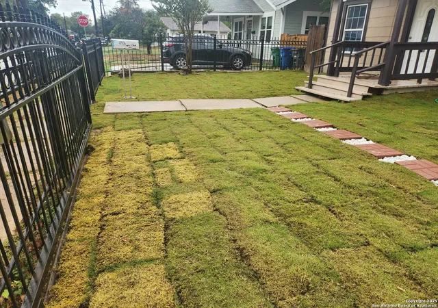 Photo 2 of Single family home for sale at 253 Sw Carroll Ave, San Antonio, TX 78225 | MLS# 1916926 | Listing updated on 2025-12-11