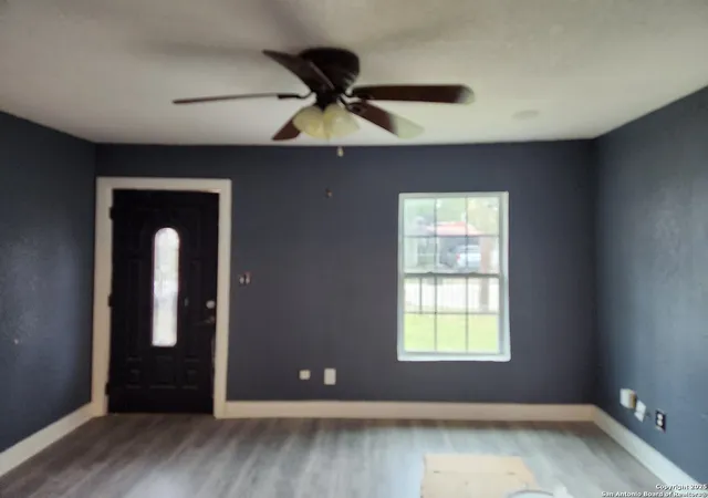 Photo 3 of Single family home for sale at 253 Sw Carroll Ave, San Antonio, TX 78225 | MLS# 1916926 | Listing updated on 2025-12-11