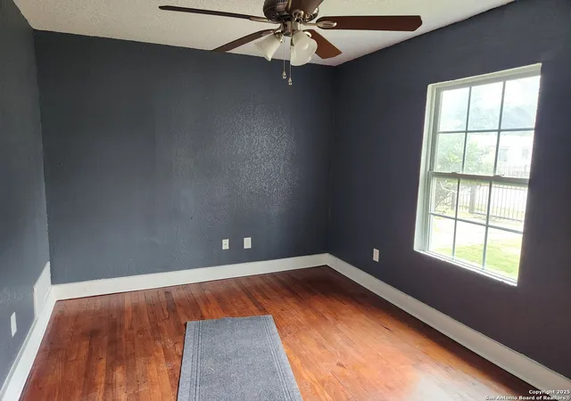 Photo 4 of Single family home for sale at 253 Sw Carroll Ave, San Antonio, TX 78225 | MLS# 1916926 | Listing updated on 2025-12-11