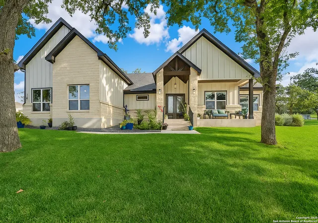Photo 1 of Sale Pending at 116 Timber Hts, La Vernia, TX 78121 | MLS# 1916946 | Listing updated on 2026-02-10