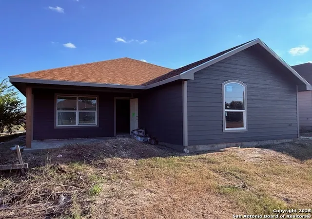2nd image of 806 W Bates, Beeville, TX 78102 | MLS# 1916948