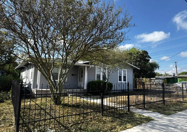 Photo 2 of Sale Pending at 520 Pyron, San Antonio, TX 78214 | MLS# 1917005 | Listing updated on 2026-02-02