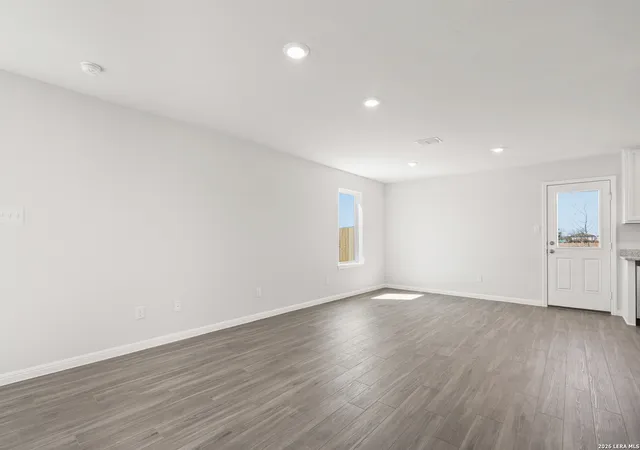 Photo 3 of Sale Pending at 10323 Fuji Ct, San Antonio, TX 78224 | MLS# 1917026 | Listing updated on 2026-04-13