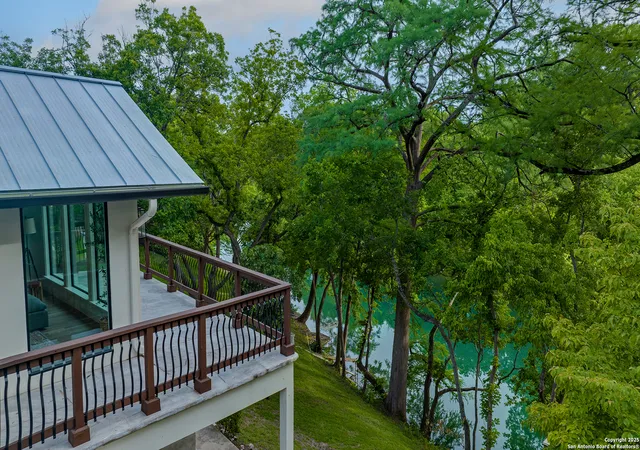 Photo 4 of Single family home for sale at 2865 Edgegrove, Canyon Lake, TX 78133 | MLS# 1917048 | Listing updated on 2025-11-01