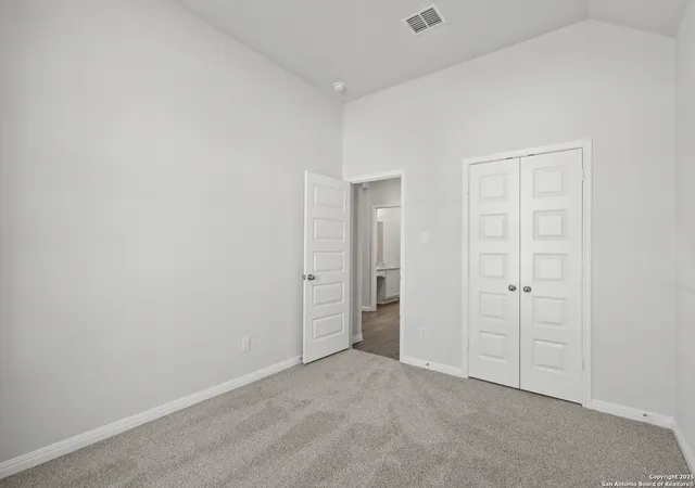 Photo 3 of Sale Pending at 140 Duck Trl, San Antonio, TX 78212 | MLS# 1917066 | Listing updated on 2026-04-28