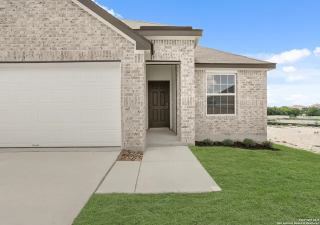 Photo 2 of Single family home for sale at 132 Duck Trail, San Antonio, TX 78212 | MLS# 1917069 | Listing updated on 2025-11-01