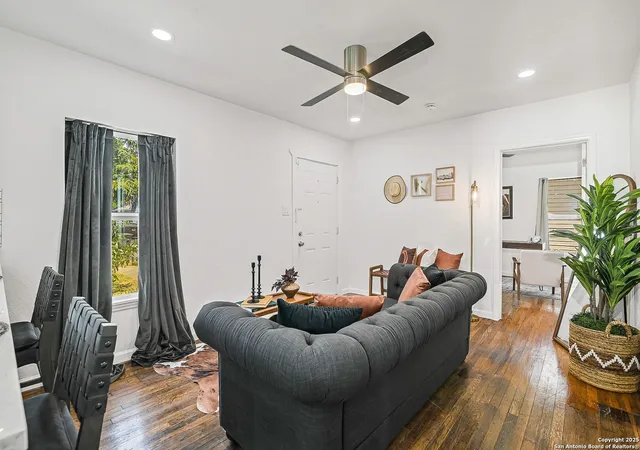4th image of 1634 W Ridgewood Court, San Antonio, TX 78201 | MLS# 1917105