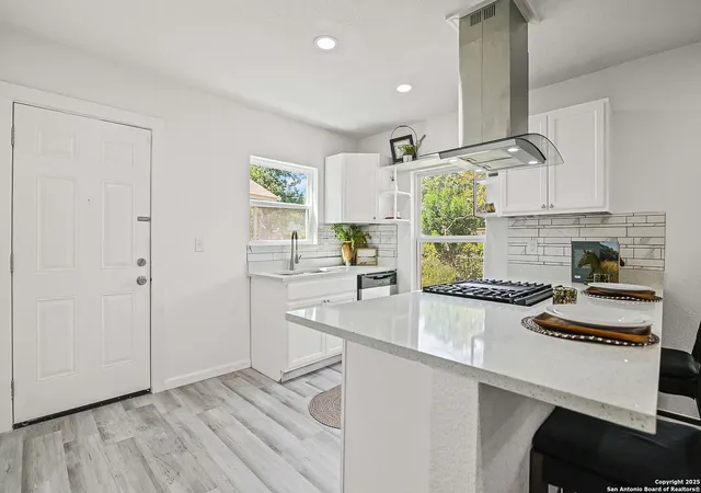 5th image of 1634 W Ridgewood Court, San Antonio, TX 78201 | MLS# 1917105