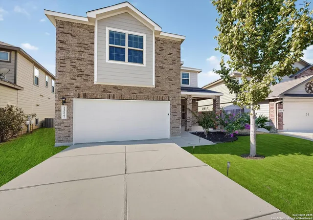 Photo 3 of Sale Pending at 11527 Tiger Woods, San Antonio, TX 78221 | MLS# 1917115 | Listing updated on 2026-01-29