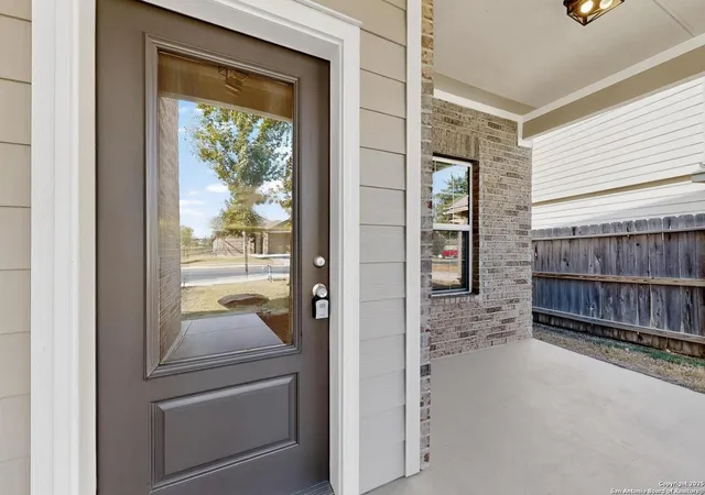Photo 3 of Sale Pending at 11527 Tiger Woods, San Antonio, TX 78221 | MLS# 1917115 | Listing updated on 2026-01-29